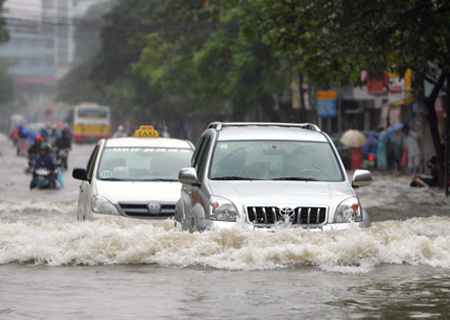 Advice for drivers driving in the rain